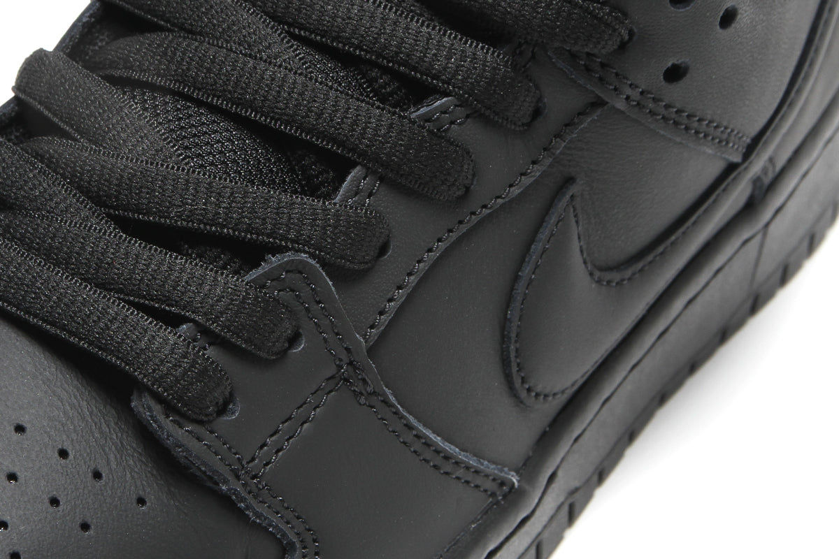 Nike SB | Dunk Low Pro
Style # FJ1674-001
Color : Black