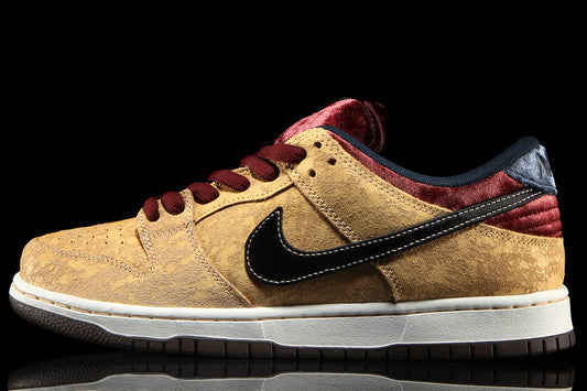 Nike SB | Dunk Low Pro
Style # FZ1278-200
Color : Celestial Gold / Black / Dark Team Ted