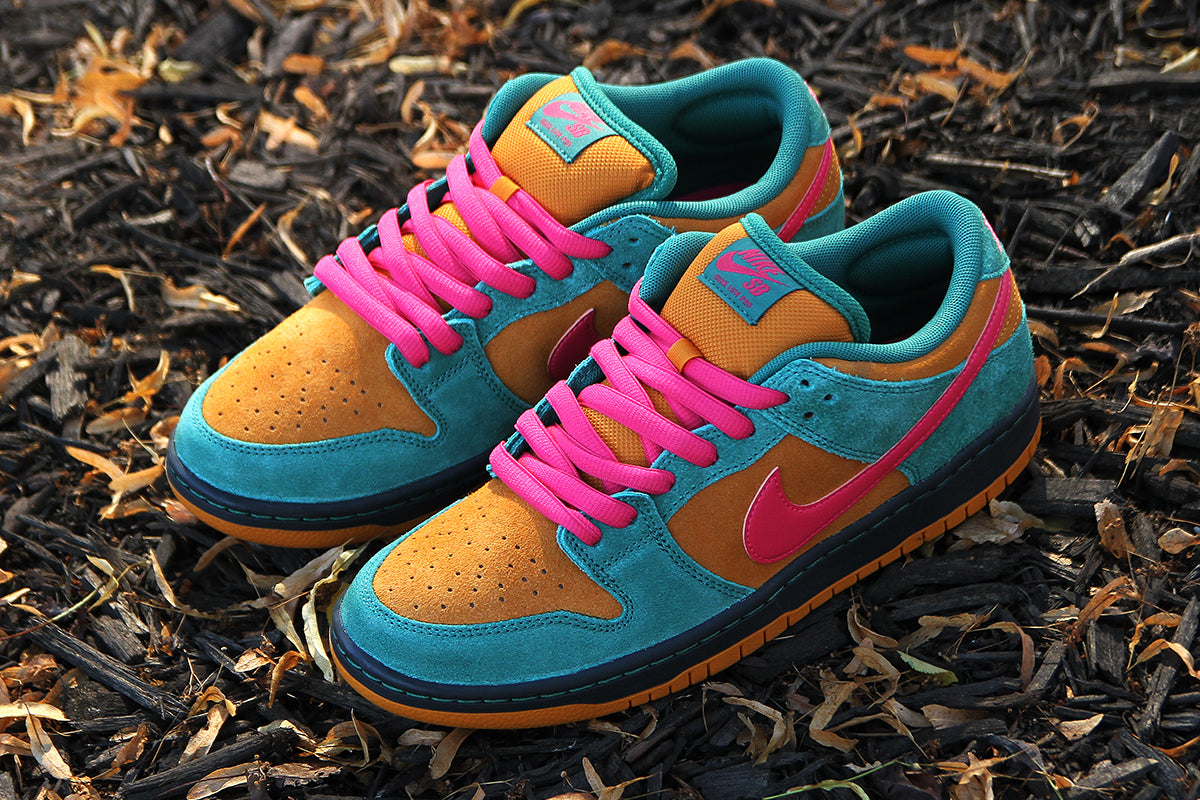 Nike SB - Dunk Low Pro
Style # HQ1625-301
Color : Green Noise / Watermelon / Light Curry