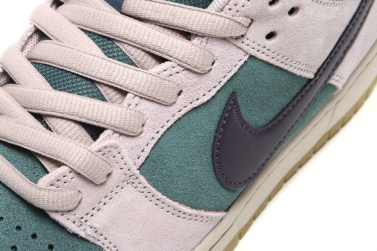 Nike SB - Dunk Low Pro
Style # HQ1625-300
Color : Mineral Slate / Dark Raisin / Particle Rose