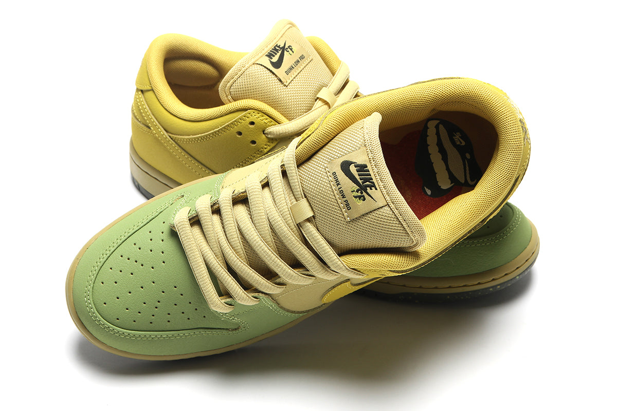 Nike SB - Dunk Low Pro
Style # IO0427-300
Color : Saffron Quartz / Pear