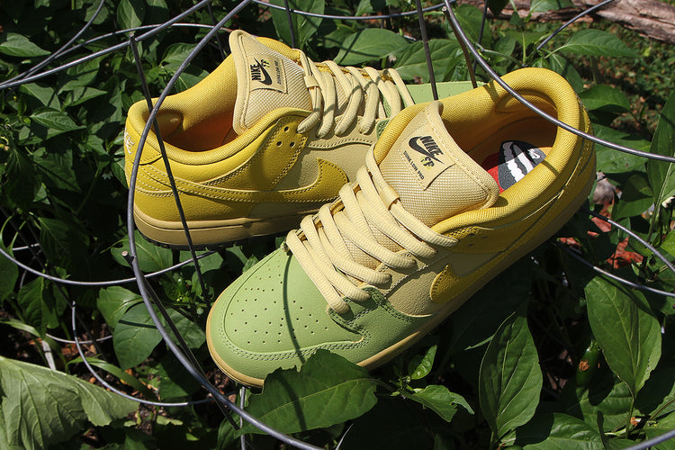 Nike SB - Dunk Low Pro
Style # IO0427-300
Color : Saffron Quartz / Pear