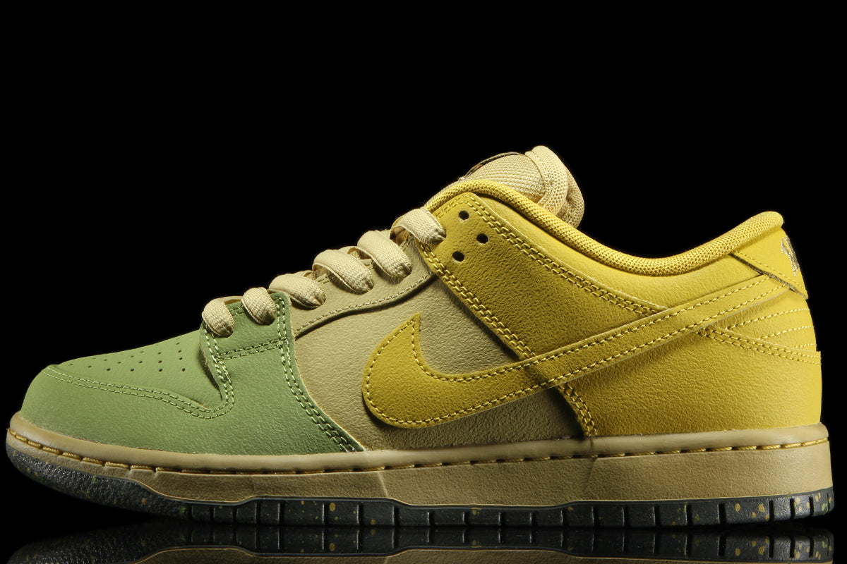 Nike SB - Dunk Low Pro
Style # IO0427-300
Color : Saffron Quartz / Pear