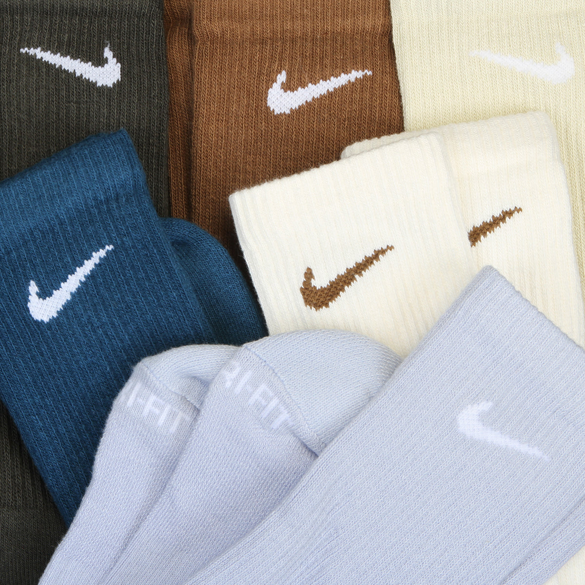 Nike - Everyday Plus Crew Socks
Style # SX6897-970
Color : Multi