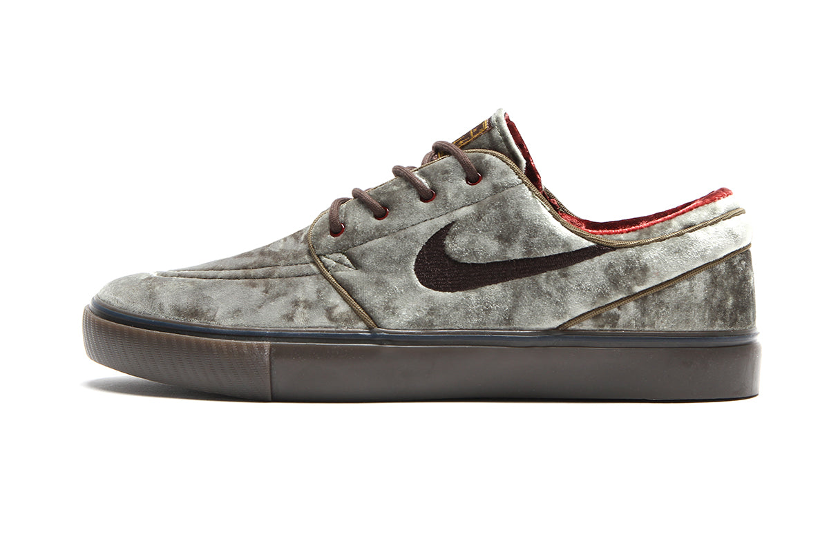 Nike SB Zoom Janoski OG SE Medium Olive Velvet 12