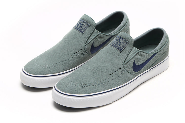 Nike SB - Janoski+ Slip
Style # FN5893-300
Color : Clay Green / Navy / Summit White