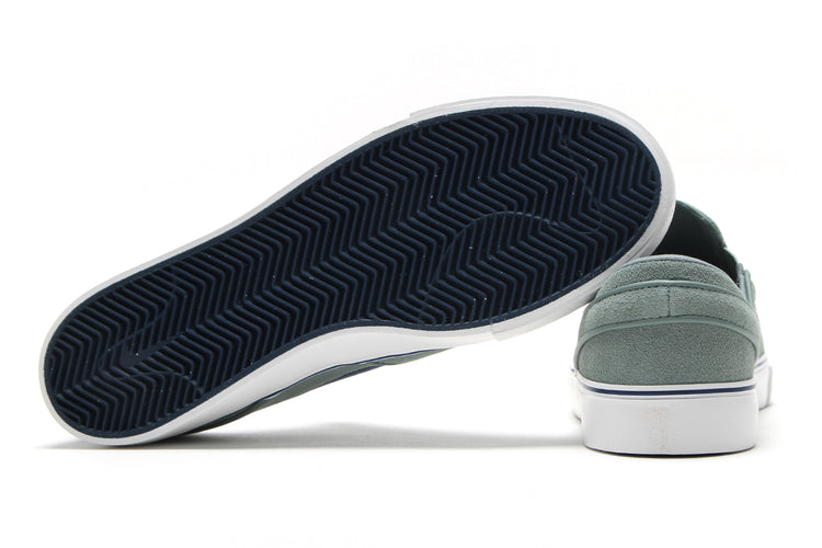 Nike SB - Janoski+ Slip
Style # FN5893-300
Color : Clay Green / Navy / Summit White
