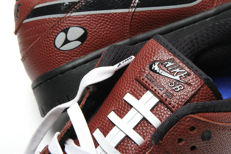 Nike SB - Dunk Low Pro x Limosine
Style # HJ4131-200
Color : Dark Pony / Black / Silver / White