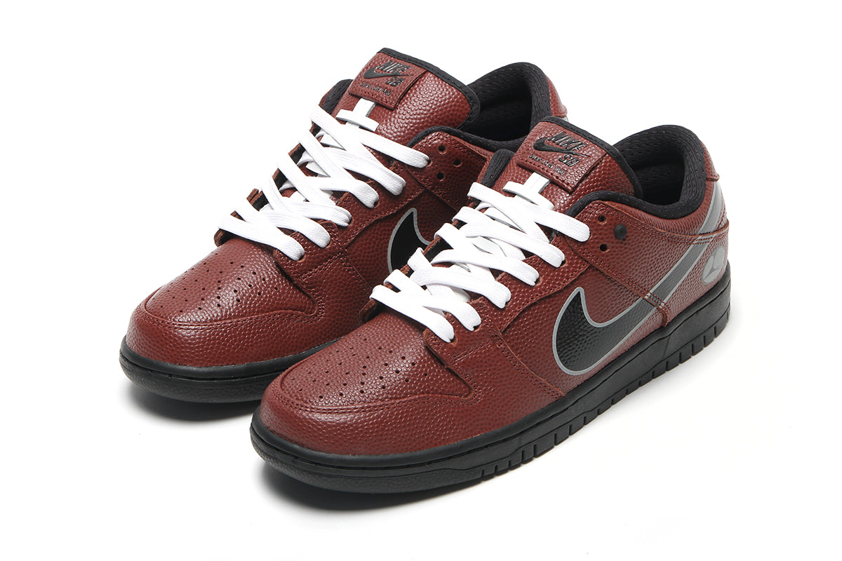 Nike SB - Dunk Low Pro x Limosine
Style # HJ4131-200
Color : Dark Pony / Black / Silver / White