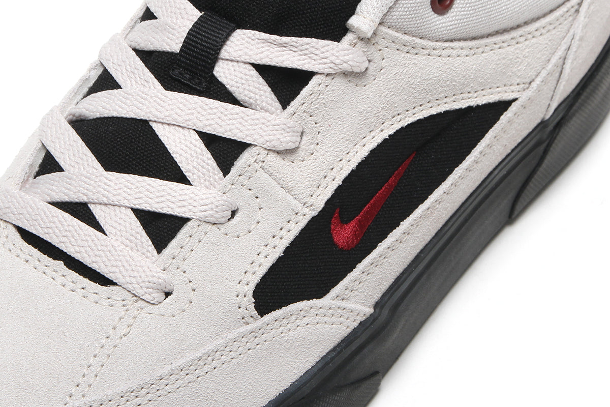 Nike SB - Malor
Style # FV6064-104
Color : LT Orewood Brown / Team Red / Black