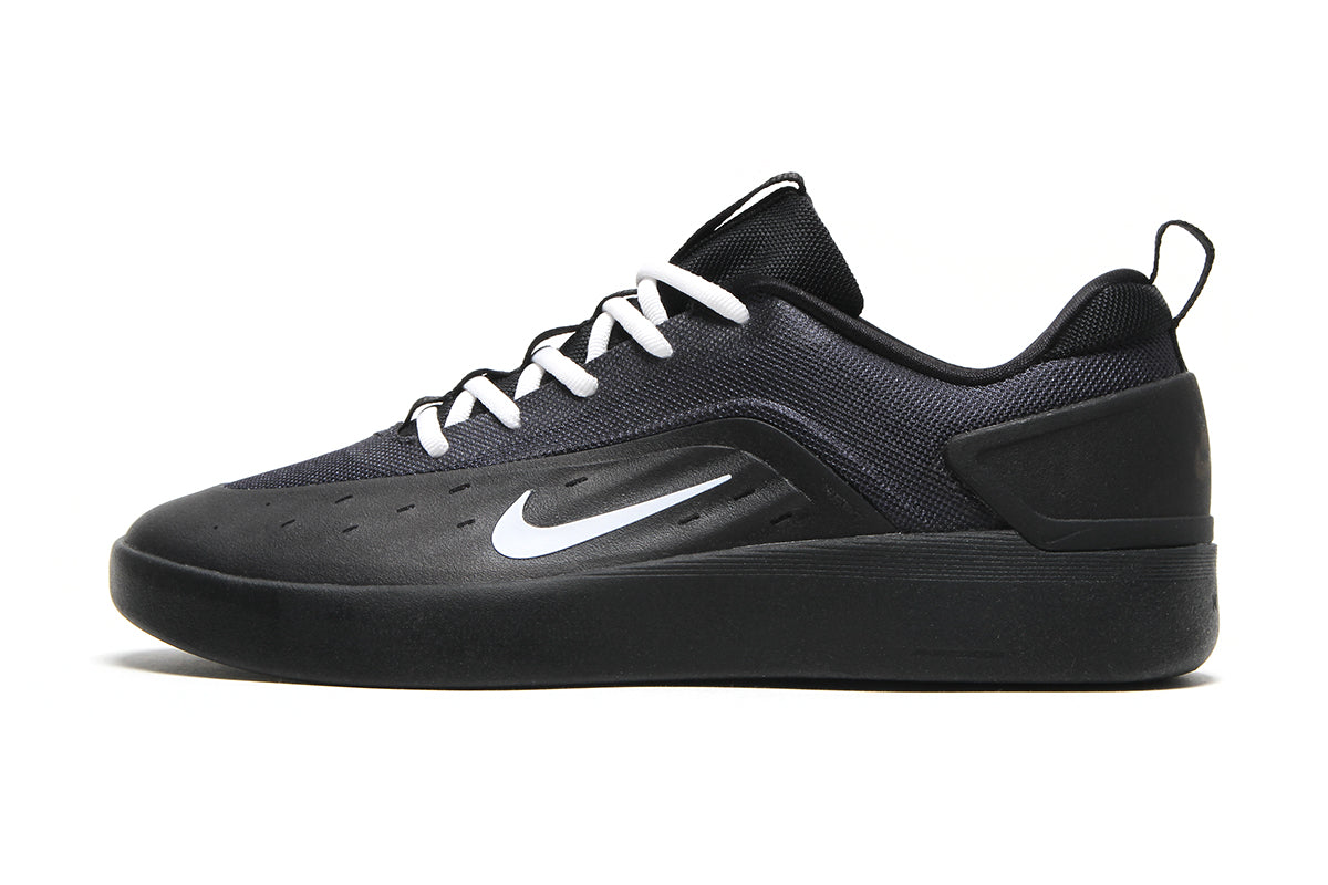 Nike SB - Zoom Nyjah 4
Style # FQ1273-002
Color : Black / White