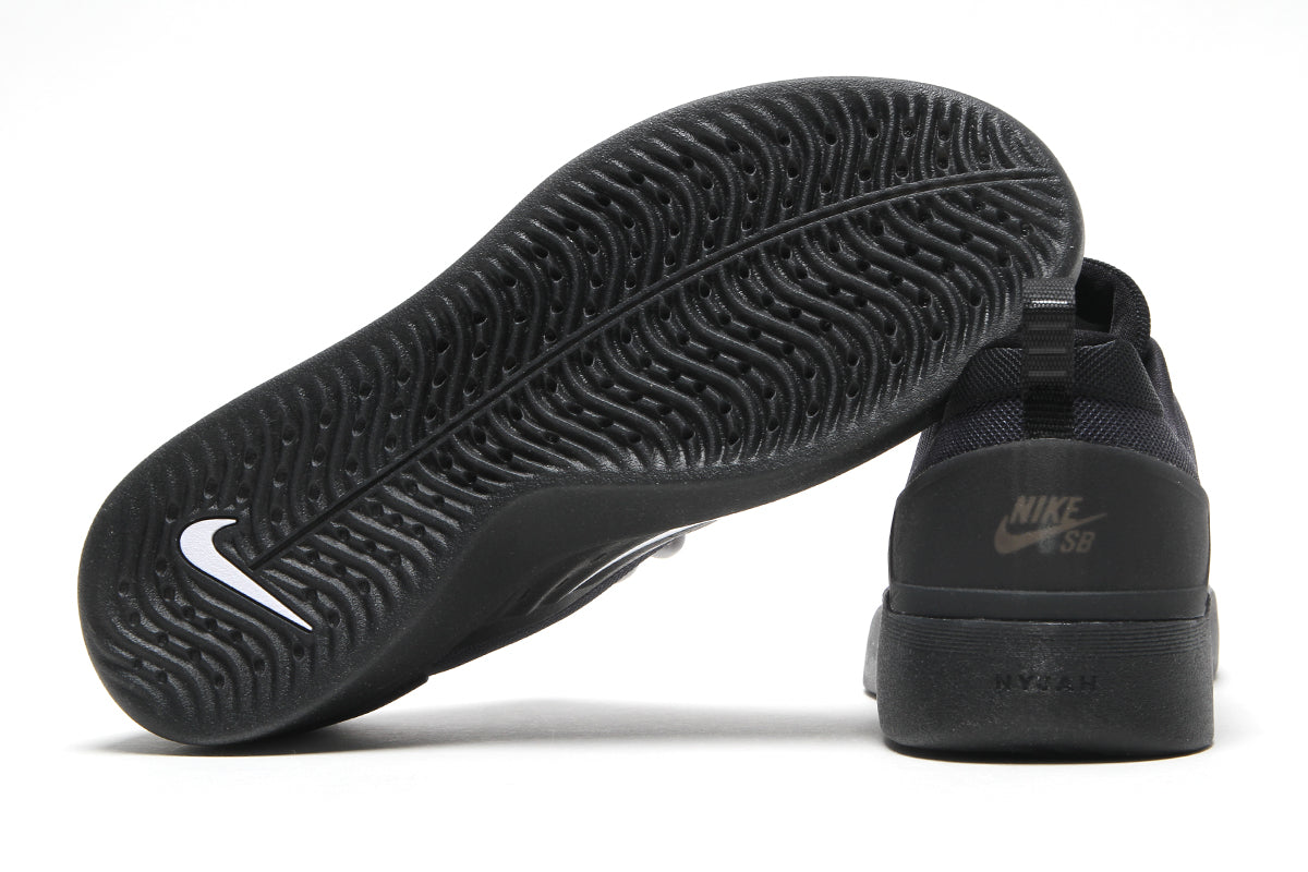 Nike SB - Zoom Nyjah 4
Style # FQ1273-002
Color : Black / White