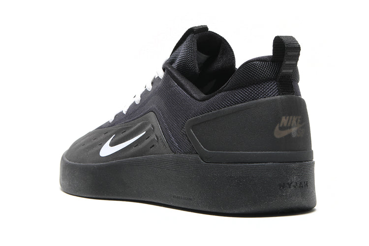 Nike SB - Zoom Nyjah 4
Style # FQ1273-002
Color : Black / White