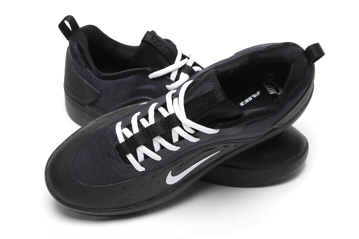 Nike SB - Zoom Nyjah 4
Style # FQ1273-002
Color : Black / White