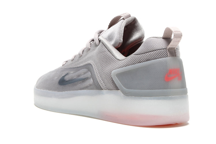 Nike SB - Zoom Nyjah 4
Style # FQ1273-001
Color : College Grey / Mink Brown / Light Silver