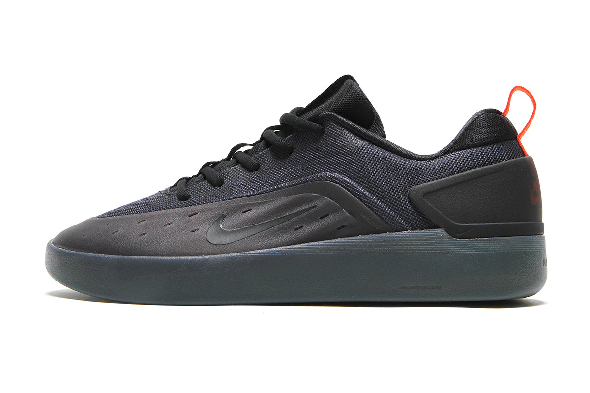 Nike SB - Zoom Nyjah 4
Style # FQ1273-003
Color : Cool Grey / White / Wolf Grey