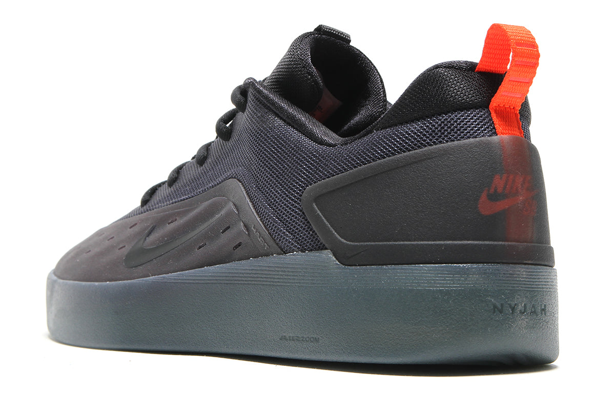 Nike SB - Zoom Nyjah 4
Style # FQ1273-003
Color : Cool Grey / White / Wolf Grey