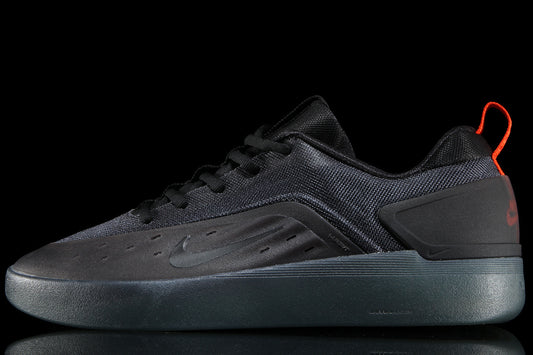 Nike SB - Zoom Nyjah 4
Style # FQ1273-003
Color : Cool Grey / White / Wolf Grey