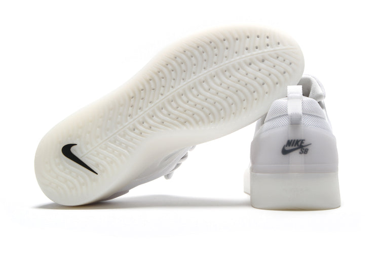 Nike SB - Zoom Nyjah 4
Style # FQ1273-100
Color : White / Black