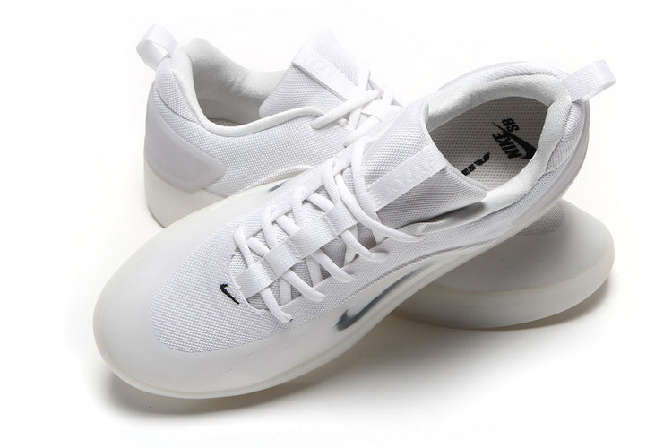 Nike SB - Zoom Nyjah 4
Style # FQ1273-100
Color : White / Black