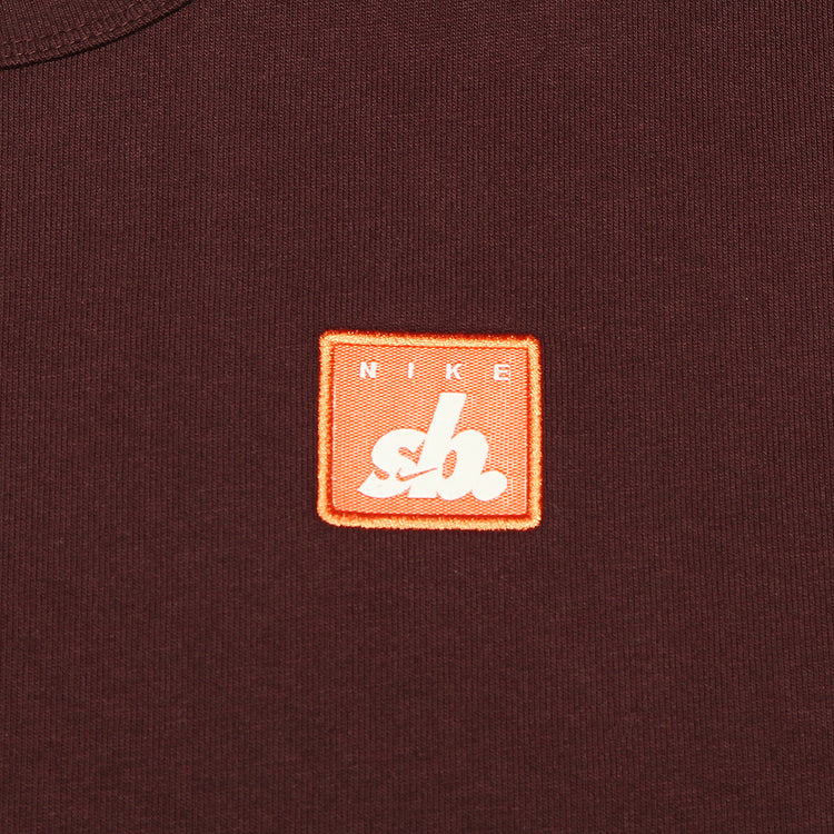 Nike SB | Patch T-Shirt
Style #FJ1167-652
Color : Burgundy Crush