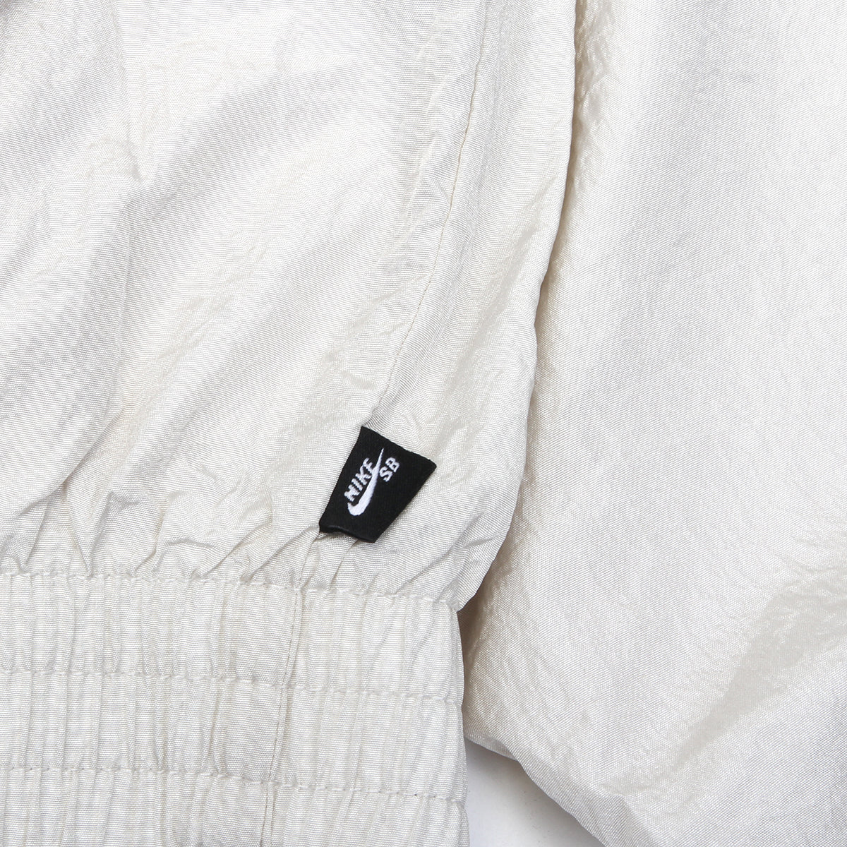 Nike SB - Pavan Jacket
Style # IQ6777-104
Color : LT Orewood Brown / Black / White