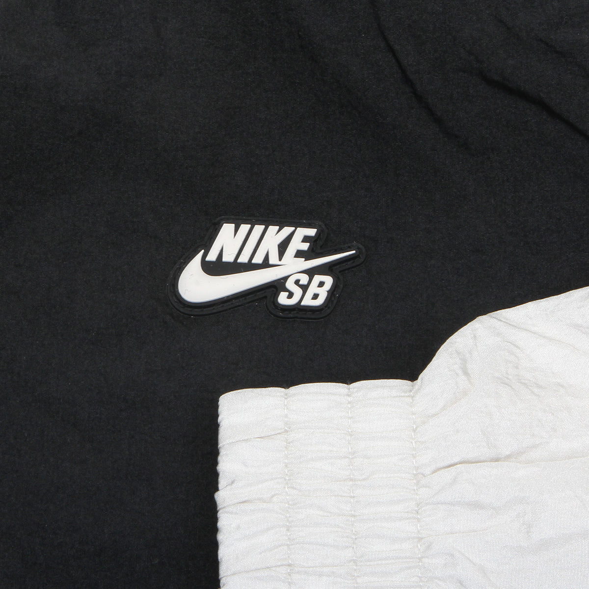 Nike SB - Pavan Jacket
Style # IQ6777-104
Color : LT Orewood Brown / Black / White