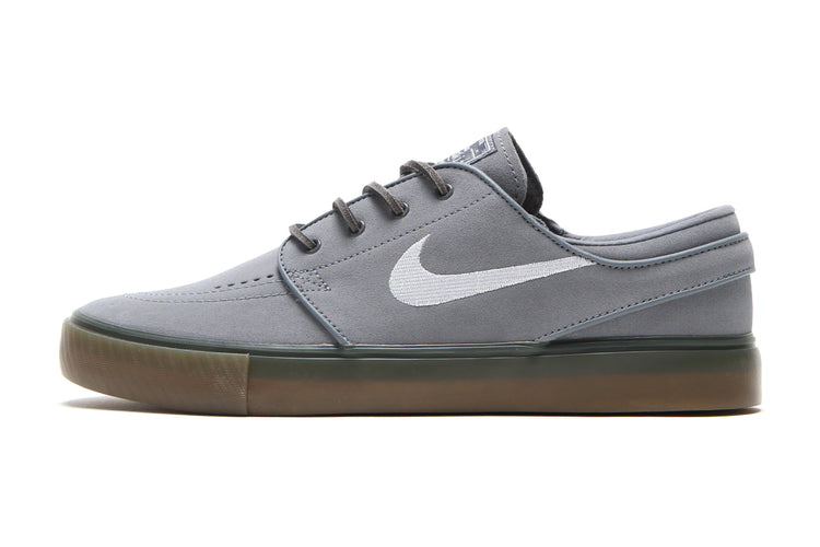 Nike SB - Zoom Janoski OG+
Style # FD6757-003
Color : Cool Grey / White