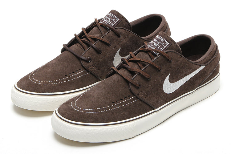 Nike SB - Zoom Janoski OG+
Style # FD6757-200
Color : Baroque Brown / Pale Ivory