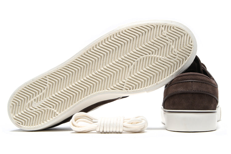 Nike SB - Zoom Janoski OG+
Style # FD6757-200
Color : Baroque Brown / Pale Ivory