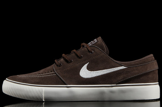 Nike SB - Zoom Janoski OG+
Style # FD6757-200
Color : Baroque Brown / Pale Ivory