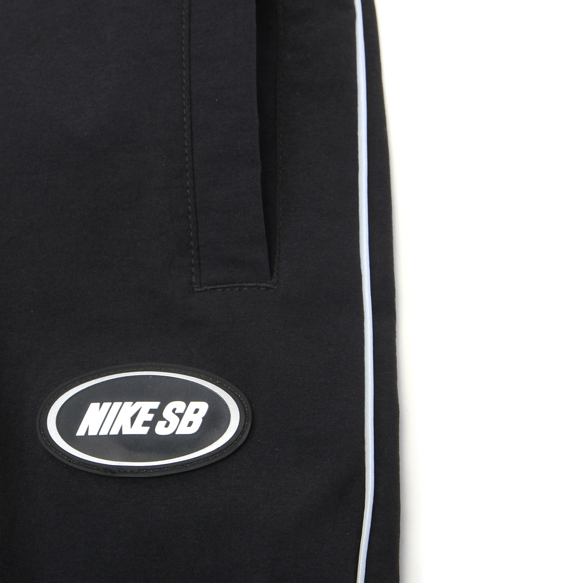 Nike SB - Switch Drill Woven Pant
Style # IQ6271-010
Color : Black