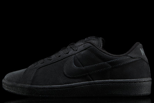 Nike SB - Zoom Tennis Classic
Style # HF7386-003
Color : Black / Black / Off Noir