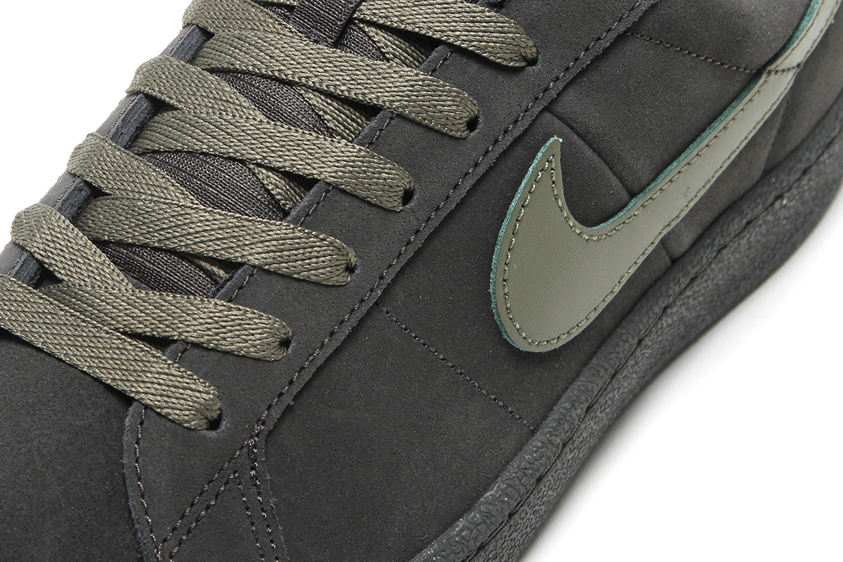 Nike SB - Zoom Tennis Classic
Style # HF7386-200
Color : Deep Pewter / Medium Olive