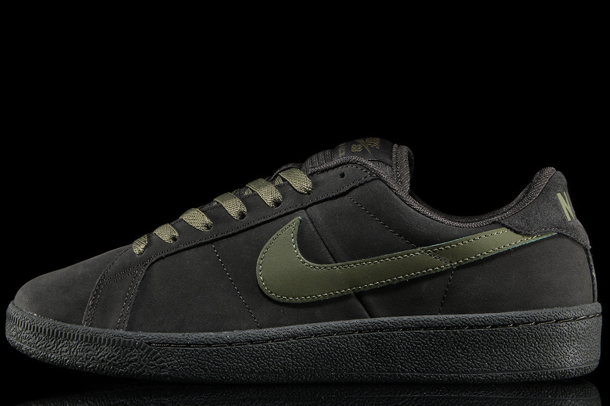 Nike SB - Zoom Tennis Classic
Style # HF7386-200
Color : Deep Pewter / Medium Olive
