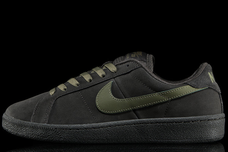 Nike SB - Zoom Tennis Classic
Style # HF7386-200
Color : Deep Pewter / Medium Olive