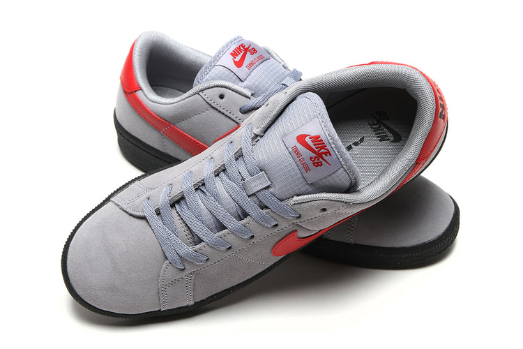Nike SB - Zoom Tennis Classic
Style # HF7386-005
Color : Stealth / Gym Red / Black