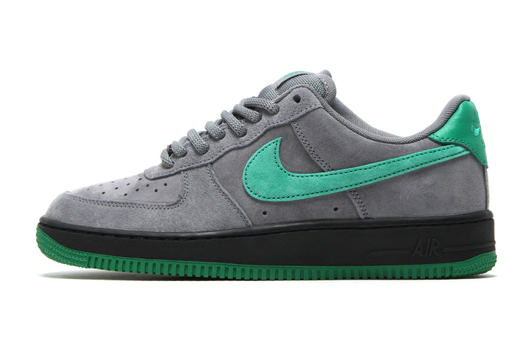 Nike SB - Air Force 1 x Nocturnal
Style # IV5289-003
Color : Cool Grey / Court Green / Black