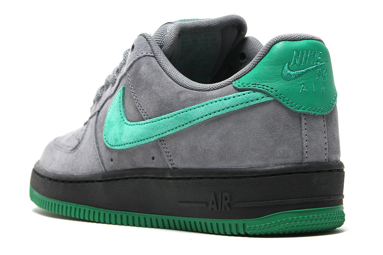 Nike SB - Air Force 1 x Nocturnal
Style # IV5289-003
Color : Cool Grey / Court Green / Black