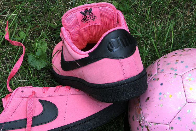 Nike SB - Zoom Tennis Classic
Style # IQ8394-600
Color : Hyper Pink / Black