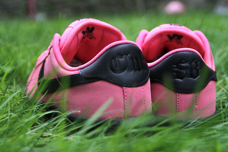 Nike SB - Zoom Tennis Classic
Style # IQ8394-600
Color : Hyper Pink / Black