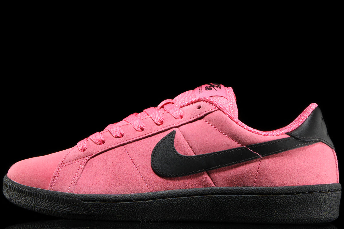 Nike SB - Zoom Tennis Classic
Style # IQ8394-600
Color : Hyper Pink / Black