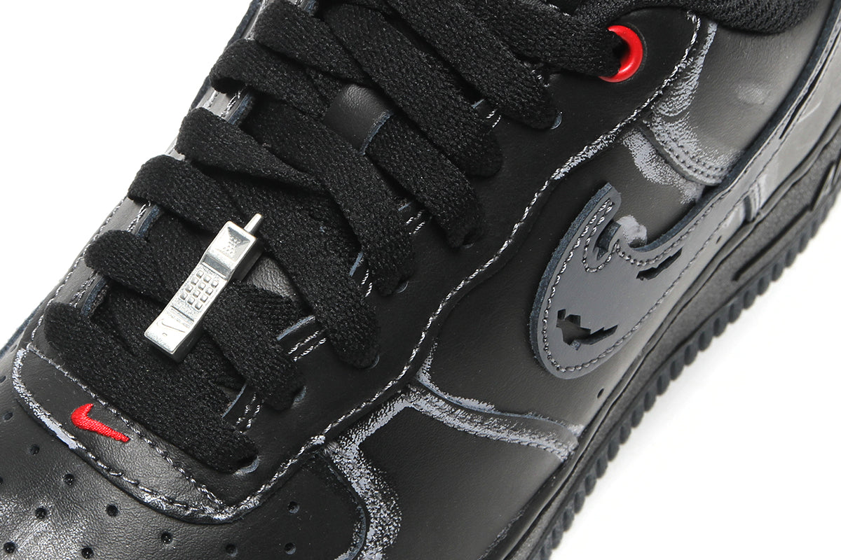 Nike - Air Force 1 '07
Style # IZ1207-010
Color : Black / Stealth / Gym Red / Metallic Silver