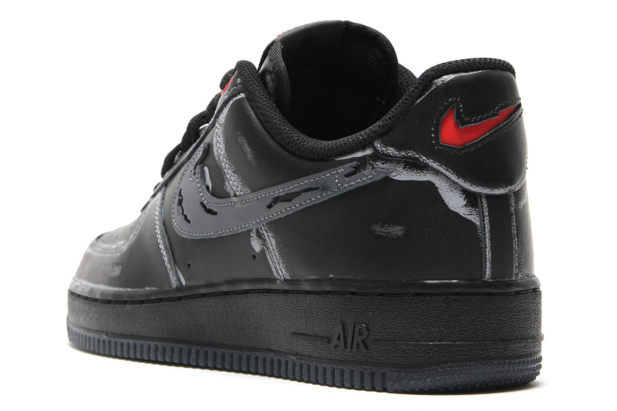 Nike - Air Force 1 '07
Style # IZ1207-010
Color : Black / Stealth / Gym Red / Metallic Silver