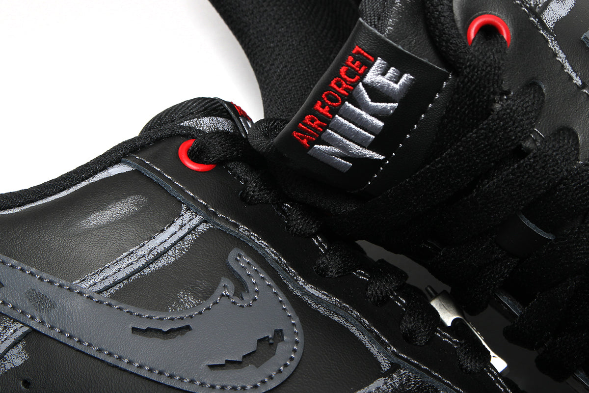 Nike - Air Force 1 '07
Style # IZ1207-010
Color : Black / Stealth / Gym Red / Metallic Silver