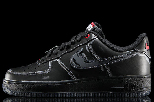Nike - Air Force 1 '07
Style # IZ1207-010
Color : Black / Stealth / Gym Red / Metallic Silver