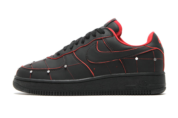 Nike - Air Force 1 '01
Style # IX0104-001
Color : Black / Black / Gym Red / Metallic Silver