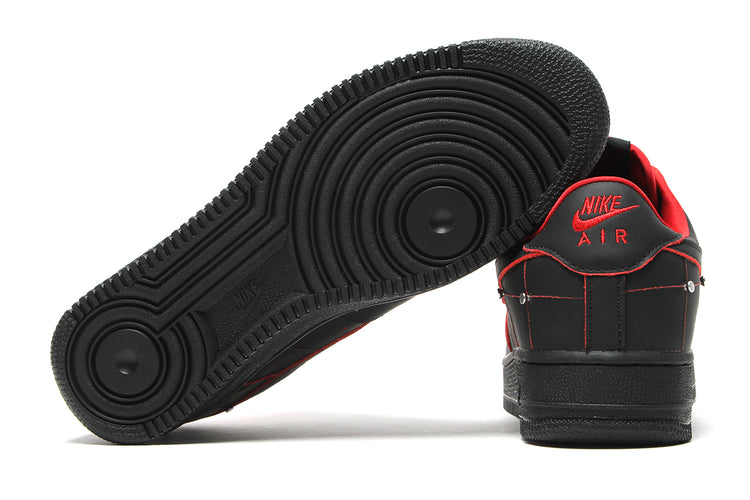 Nike - Air Force 1 '01
Style # IX0104-001
Color : Black / Black / Gym Red / Metallic Silver