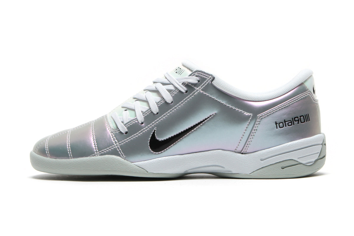 Nike - Total 90 Premium
Style # IM3500-100
Color : Off White / Black / Light Silver