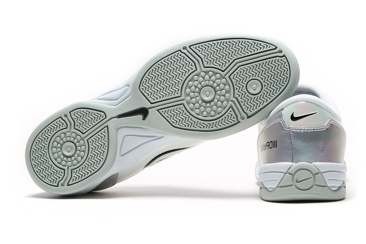 Nike - Total 90 Premium
Style # IM3500-100
Color : Off White / Black / Light Silver